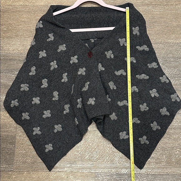 Elegant Gray Wool Poncho Shawl with Allover 3D Embroidered Textured Accents OS - Picture 5 of 10